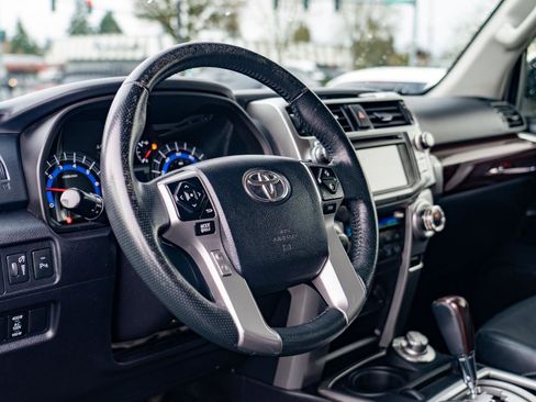 Used 2016 Toyota 4Runner Limited AWD/4WD image 15