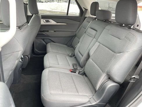 Used 2025 Ford Explorer Active AWD/4WD image 22