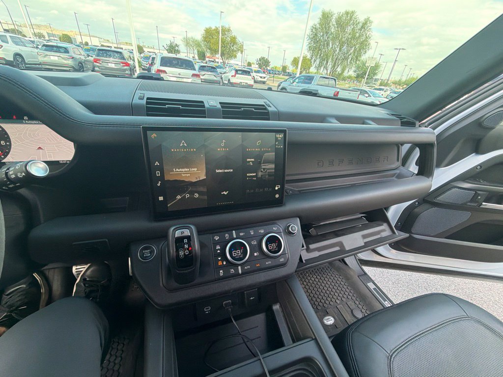 Used 2023 Land Rover Defender 110 V8 AWD/4WD image 9