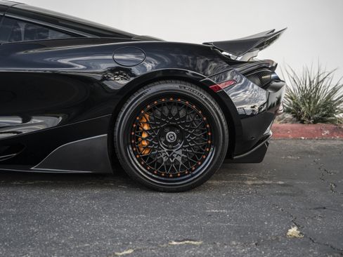 Used 2019 McLaren 720S image 22