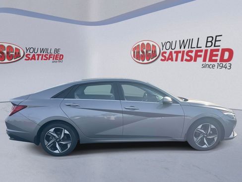 Certified 2023 Hyundai Elantra Limited image 5