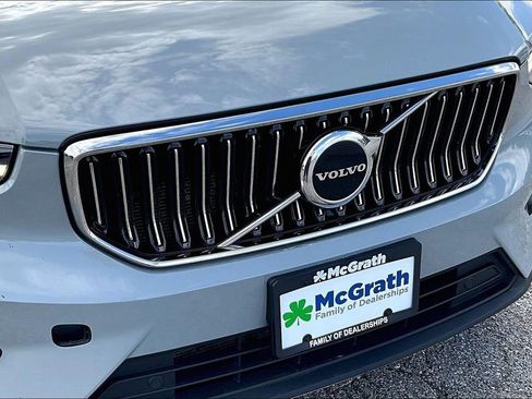 Used 2024 Volvo XC40 B5 Core AWD/4WD image 32