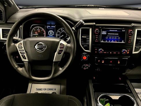 Used 2019 Nissan Titan SV w/ SV Convenience Package image 9