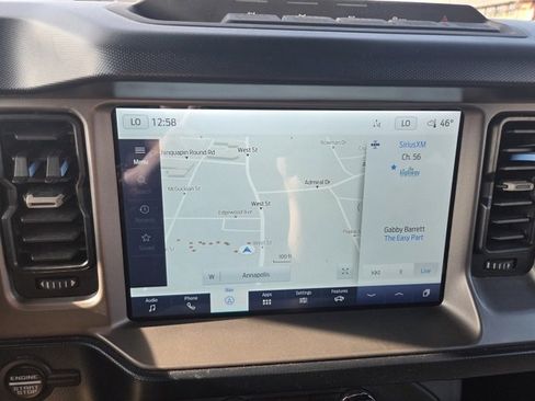 Used 2022 Ford Bronco Outer Banks w/ Sasquatch Package image 19