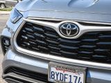 Used 2021 Toyota Highlander XLE image 5