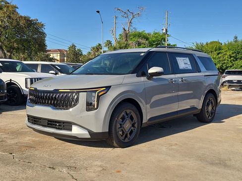 New 2026 Kia Carnival EX FWD image 4