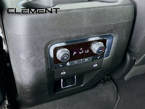 Used 2022 GMC Yukon XL SLT w/ SLT Luxury Package AWD/4WD image 34