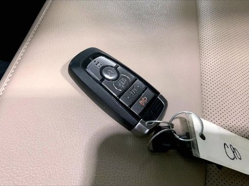 Used 2023 Ford Explorer Limited AWD/4WD image 11