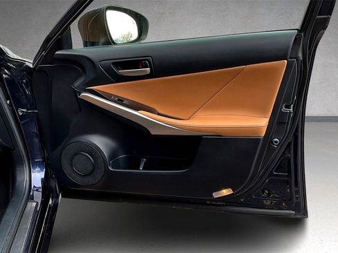 Used 2018 Lexus IS 300 AWD image 27