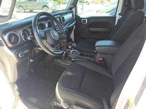 Used 2020 Jeep Gladiator Sport w/ Quick Order Package 24S AWD/4WD image 5