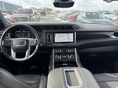 Used 2021 GMC Yukon Denali w/ Denali Premium Package image 21