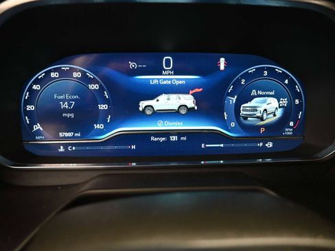 Used 2024 Chevrolet Suburban Premier image 20