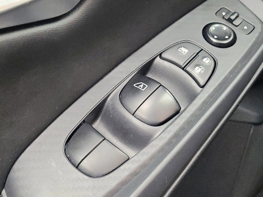 Used 2025 Nissan Sentra SV FWD image 27
