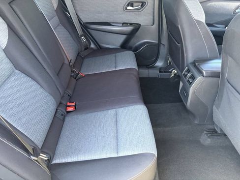 Used 2021 Nissan Rogue SV FWD image 18