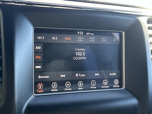 Used 2019 Jeep Grand Cherokee Laredo AWD/4WD image 25