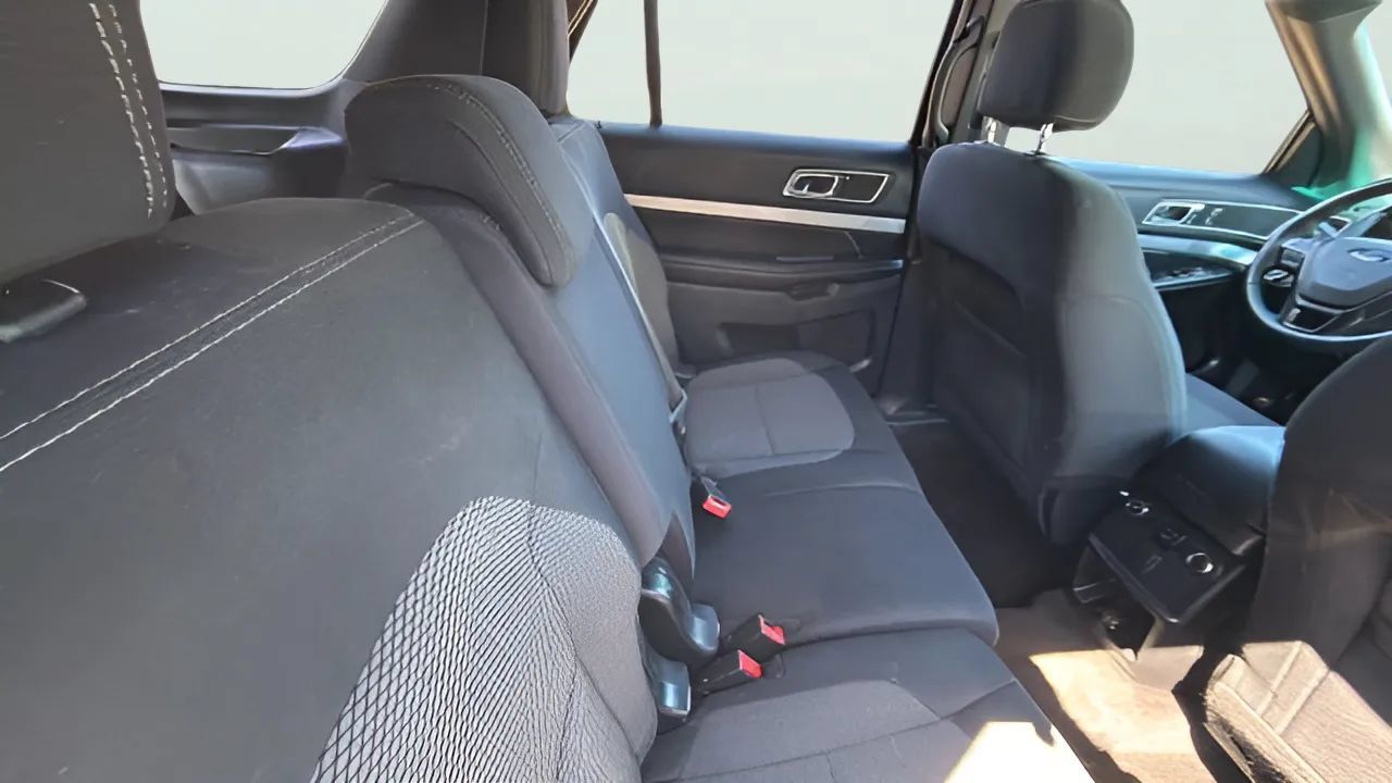 Used 2016 Ford Explorer XLT AWD/4WD image 13