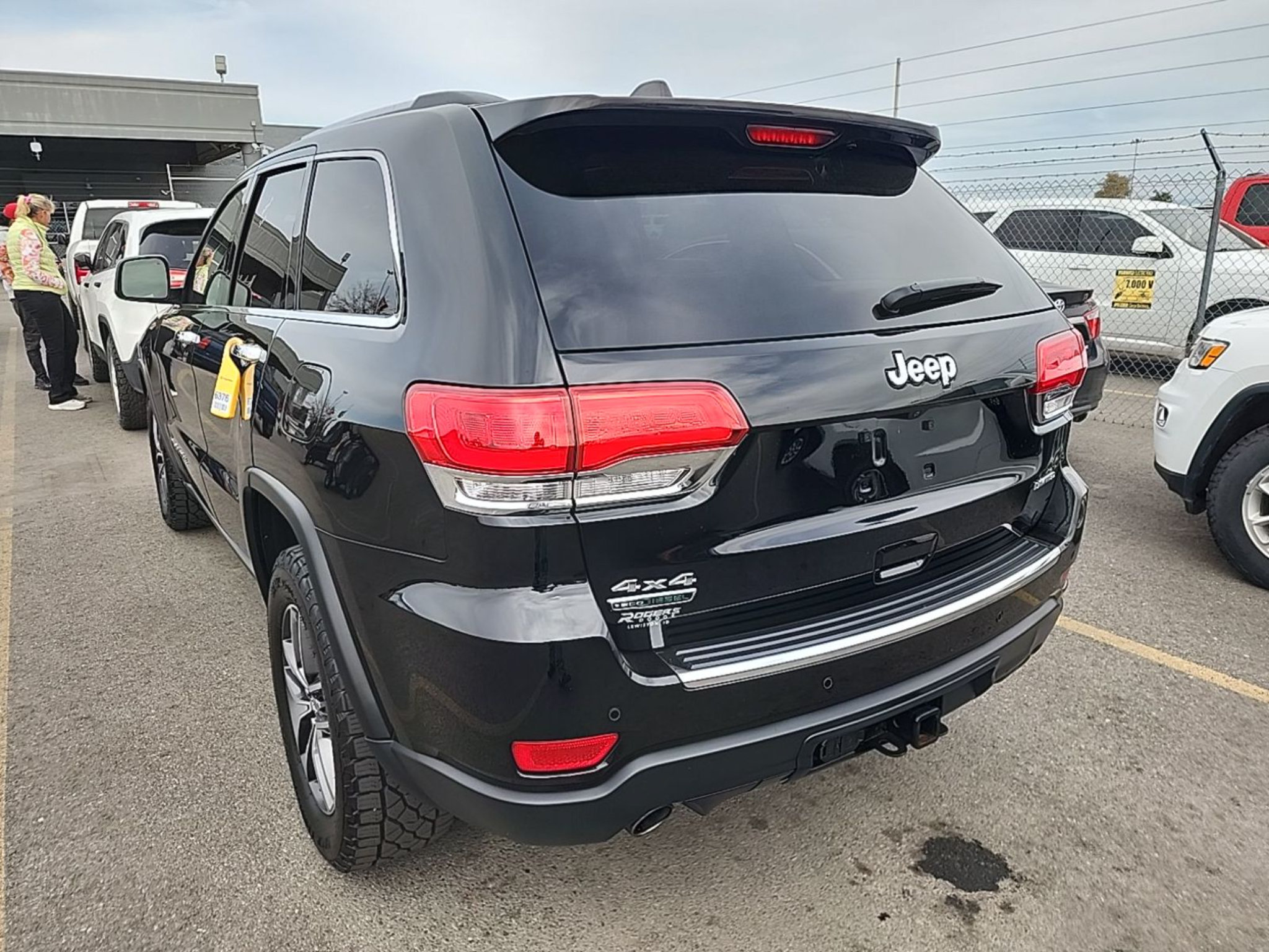 Used 2018 Jeep Grand Cherokee Limited w/ Luxury Group II AWD/4WD image 3