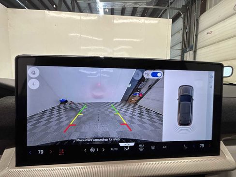 New 2026 Ford Explorer Active w/ Active Comfort Package image 24