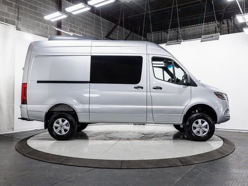 Used 2024 Mercedes-Benz Sprinter 144 Cargo image 28