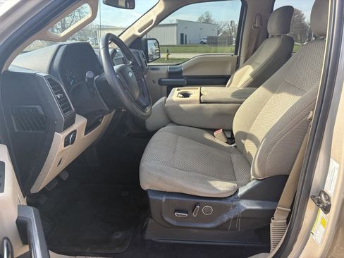 Used 2017 Ford F150 XLT w/ Equipment Group 302A Luxury AWD/4WD image 4