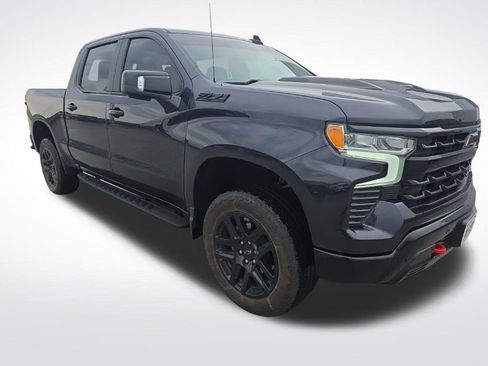 Used 2024 Chevrolet Silverado 1500 LT Trail Boss w/ LT Trail Boss Premium Package AWD/4WD image 9