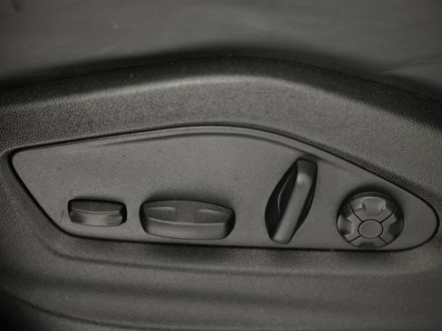 Used 2023 Porsche Cayenne image 23