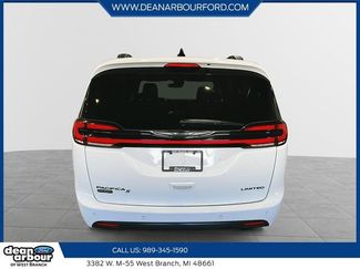 Used 2025 Chrysler Pacifica Limited FWD video 3