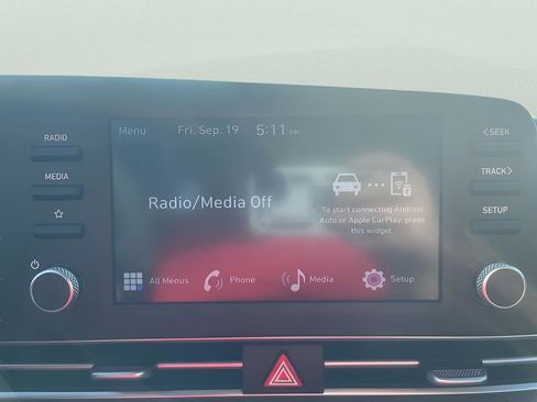 Used 2025 Hyundai Elantra Sport image 9