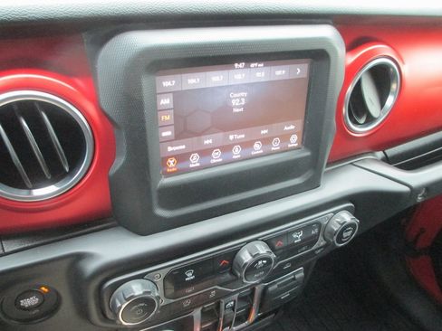 Used 2021 Jeep Wrangler Unlimited Rubicon image 18