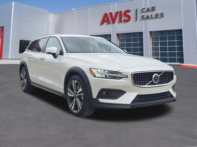 Used 2025 Volvo V60 B5 Cross Country Plus AWD/4WD image 3