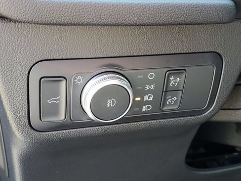 Used 2022 Ford Escape SEL w/ Technology Package AWD/4WD image 8