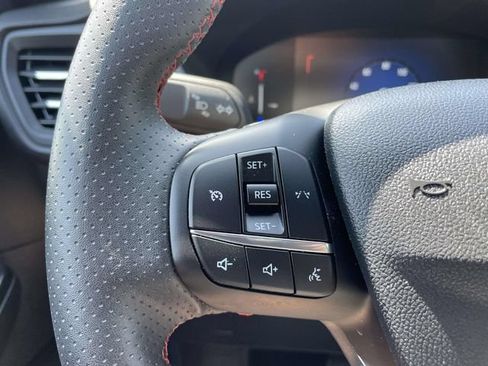 Certified 2025 Ford Escape ST-Line AWD/4WD image 26