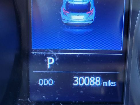 Used 2019 Toyota C-HR LE image 24