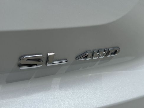 Certified 2025 Nissan Pathfinder SL image 6