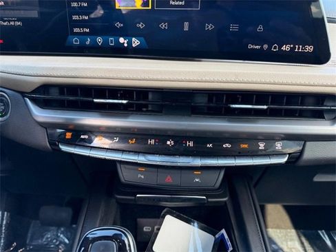 Used 2024 Cadillac XT4 Premium Luxury image 14