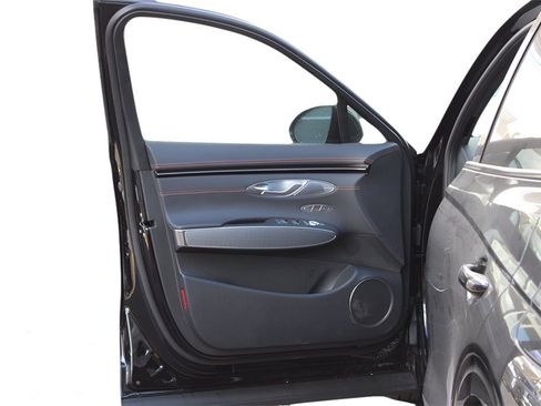 New 2026 Genesis GV70 2.5T Sport Prestige image 9