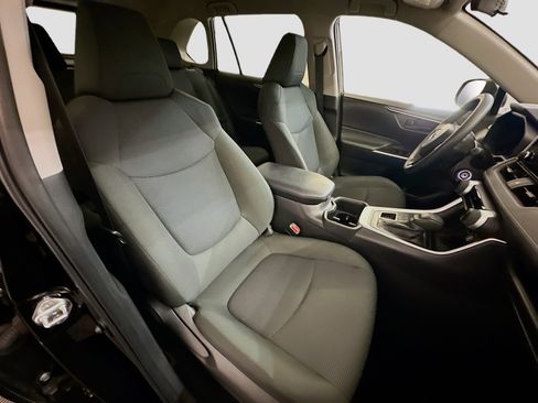 Used 2025 Toyota RAV4 LE image 32