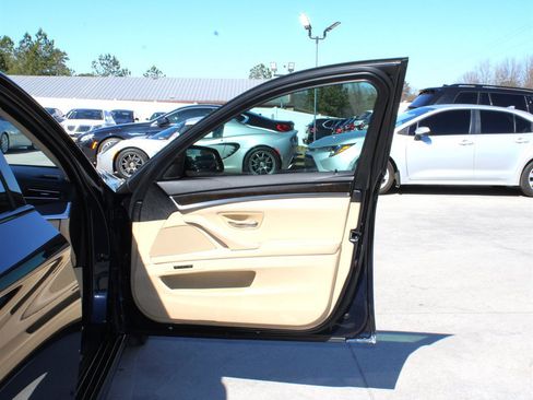 Used 2011 BMW 550i Sedan image 29