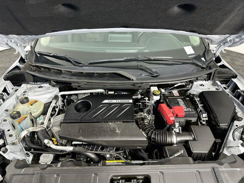 Used 2025 Nissan Rogue SV AWD/4WD image 34
