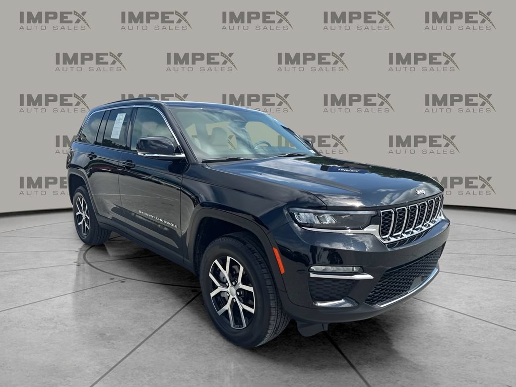 Used 2025 Jeep Grand Cherokee Limited AWD/4WD image 4