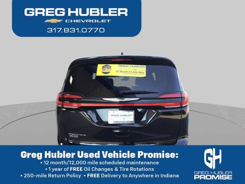 Used 2024 Chrysler Pacifica Touring-L FWD image 8
