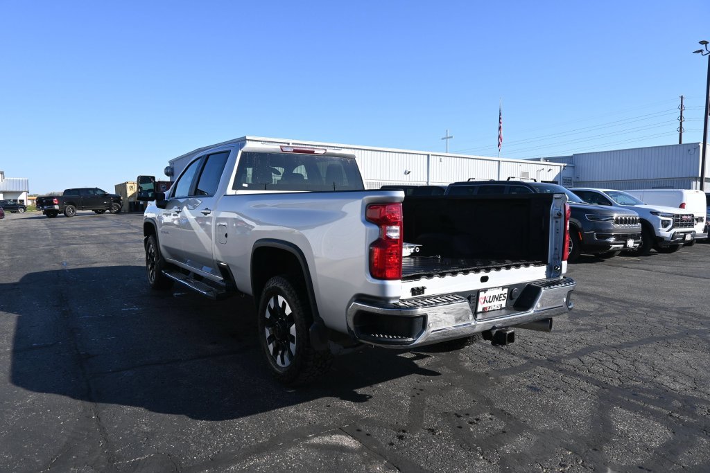 Used 2020 Chevrolet Silverado 3500 LT w/ All Star Edition AWD/4WD image 13