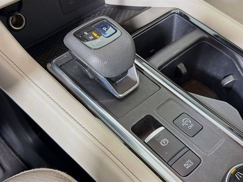 Used 2022 Nissan Pathfinder SV AWD/4WD image 23