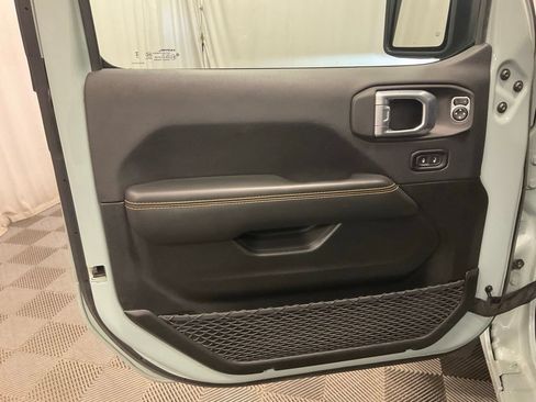 Used 2024 Jeep Wrangler Unlimited Sahara AWD/4WD image 10