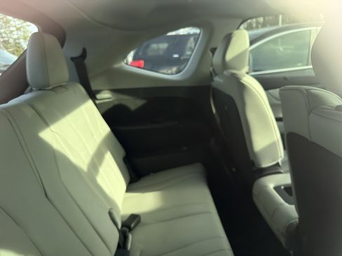Certified 2023 Acura MDX FWD w/ Technology Package image 27