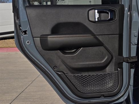 New 2025 Jeep Gladiator Sport image 12