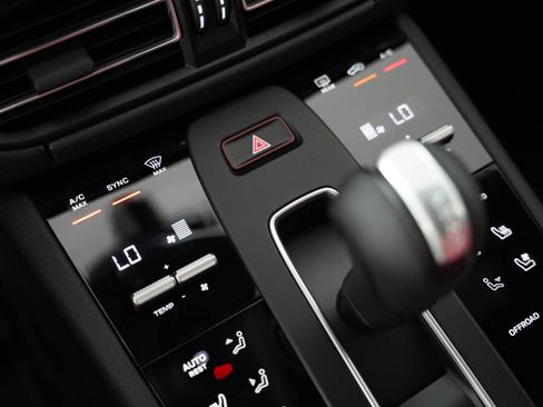 New 2026 Porsche Macan AWD/4WD image 21