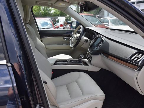 Used 2019 Volvo XC90 T5 Momentum FWD image 14