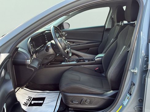 Used 2022 Hyundai Elantra SEL w/ Convenience + Premium Package FWD image 22