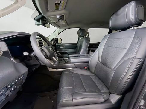 Used 2024 Toyota Tundra Limited AWD/4WD image 27